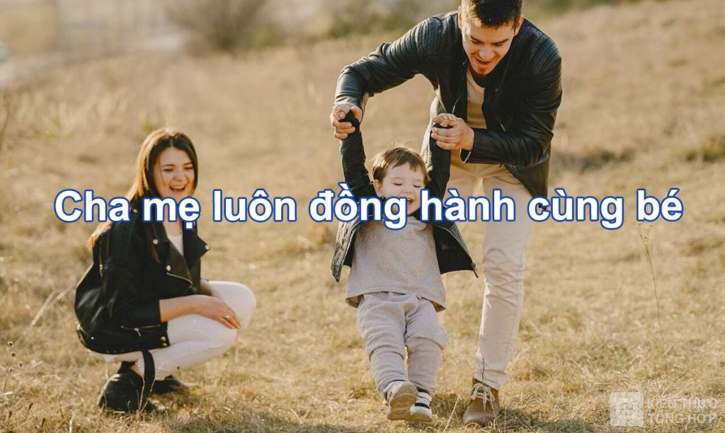 Cha mẹ nên đồng hành cùng bé để tránh các bệnh tâm lý